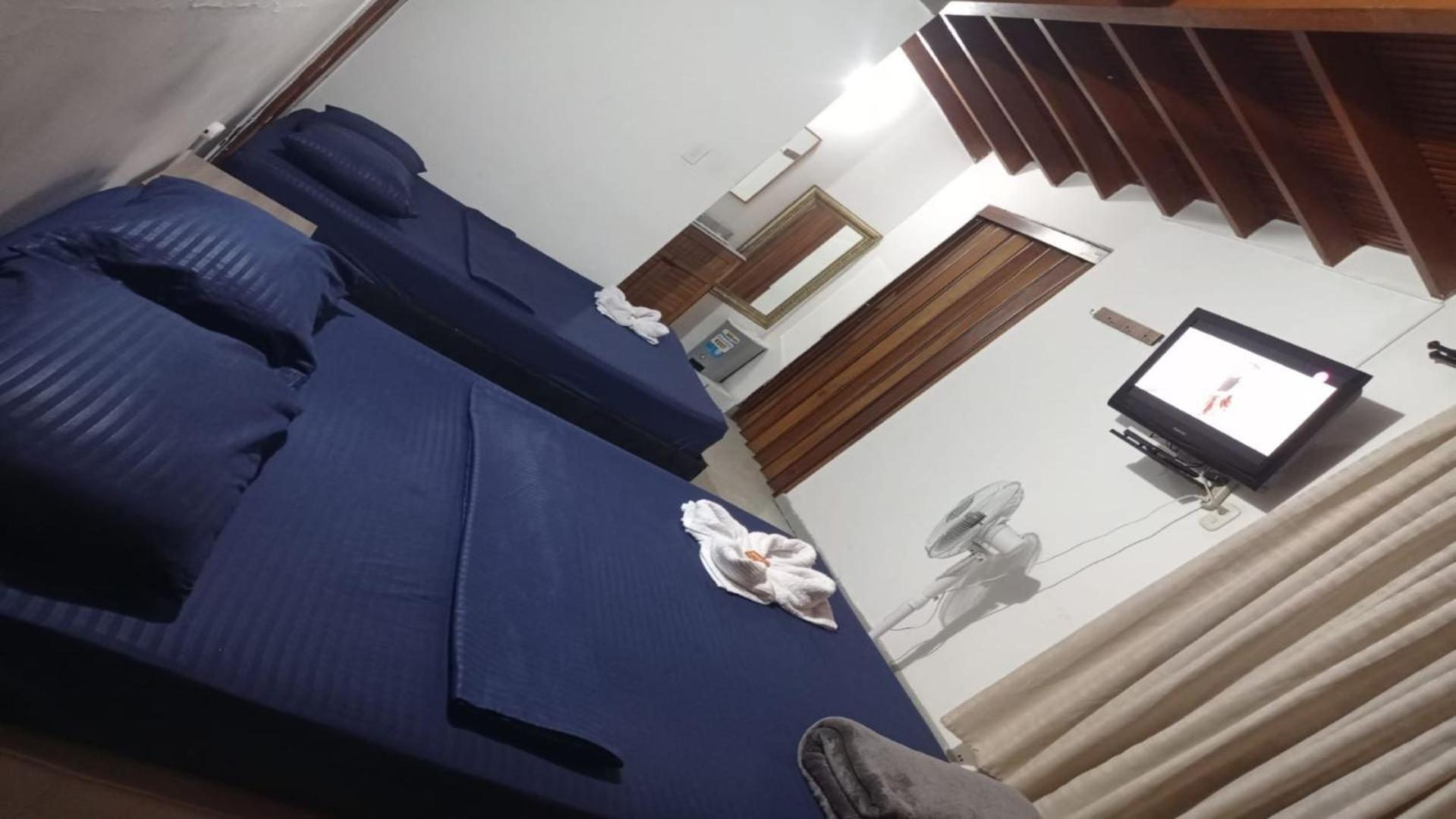 Yellow House Hostel Медельин Экстерьер фото